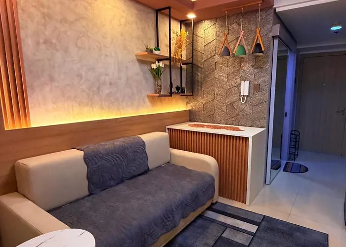 Bayshore Getaway Condotel Byclowie